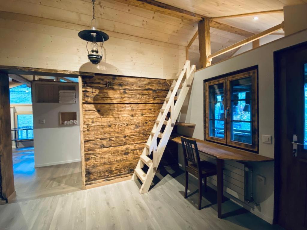 Chalet Baergstaeger ラウターブルンネン エクステリア 写真