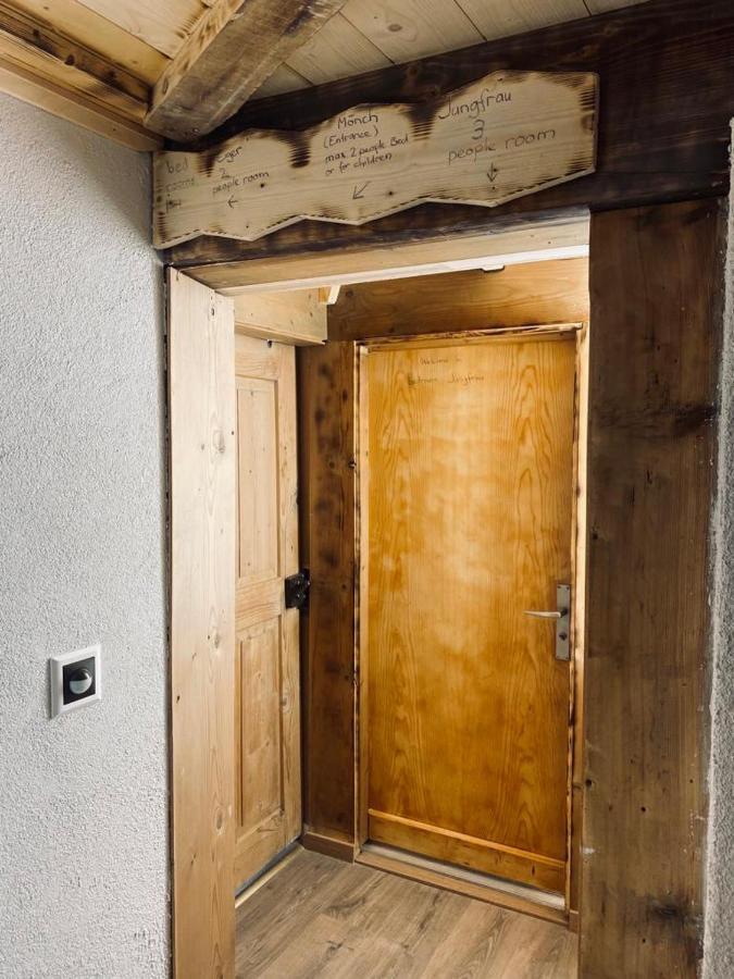 Chalet Baergstaeger ラウターブルンネン エクステリア 写真