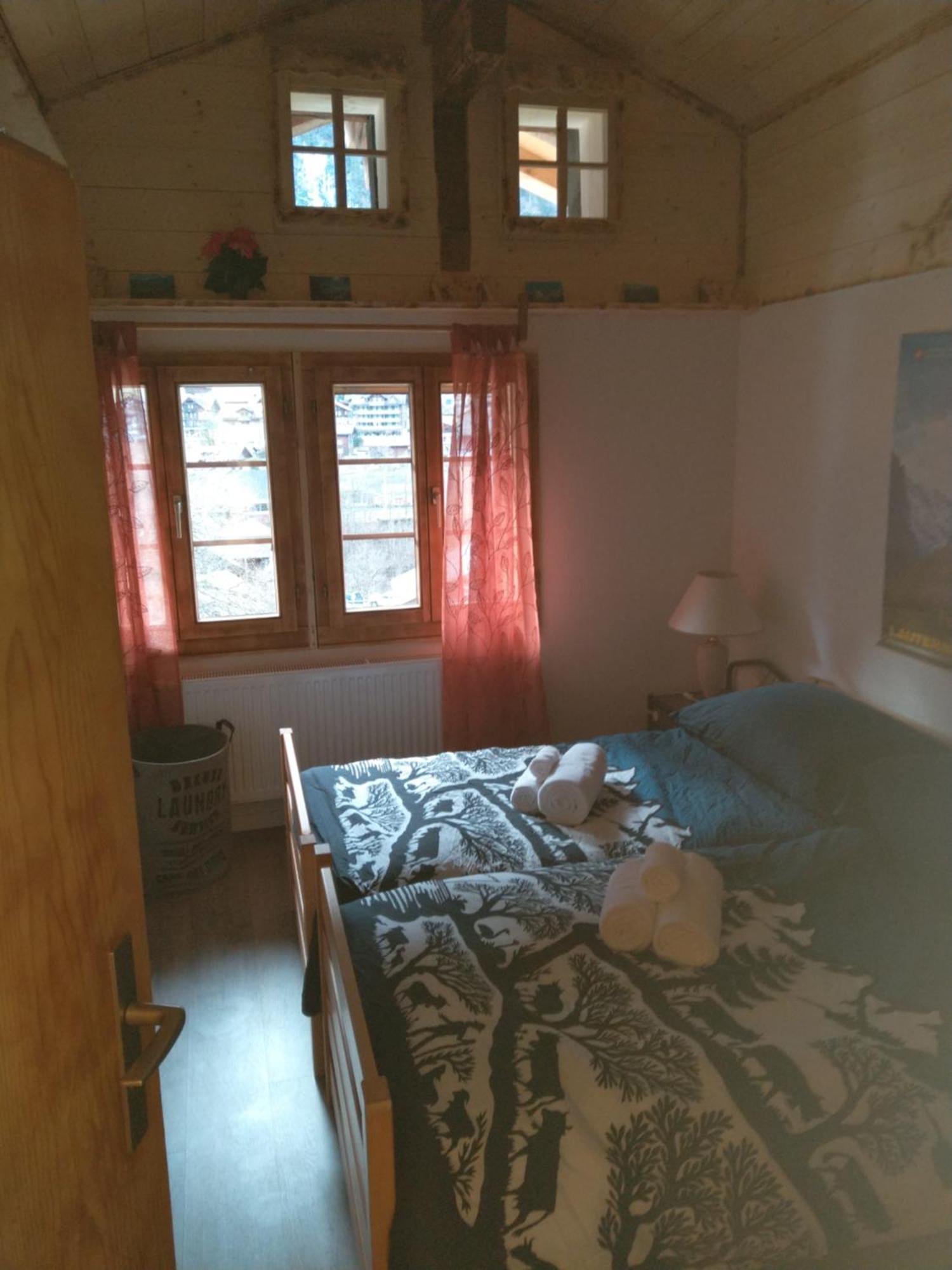 Chalet Baergstaeger ラウターブルンネン エクステリア 写真